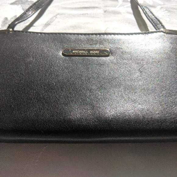 Michael Kors Black Soft Leather Evening Purse. Built in wallet inside.  Like New - Picture 2 of 7